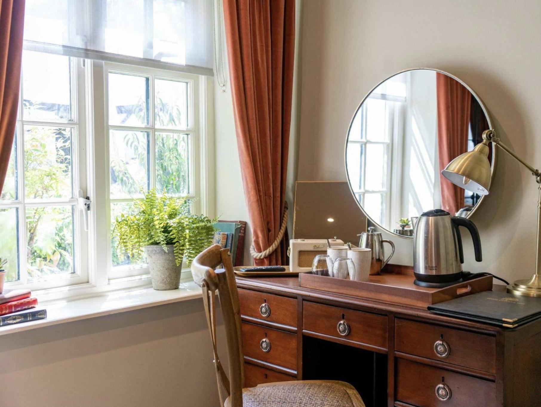 High Corner Inn Godshill  Extérieur photo